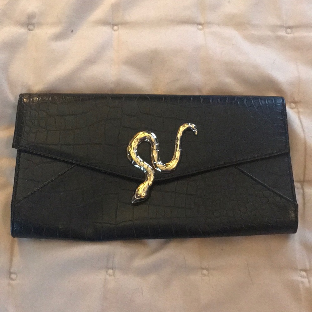 New York & CO black clutch